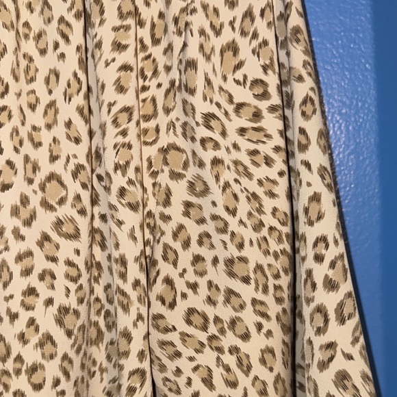 🐆🐆🐆Alfred Dunner Tan Leopard Print Blouse - Picture 6 of 12